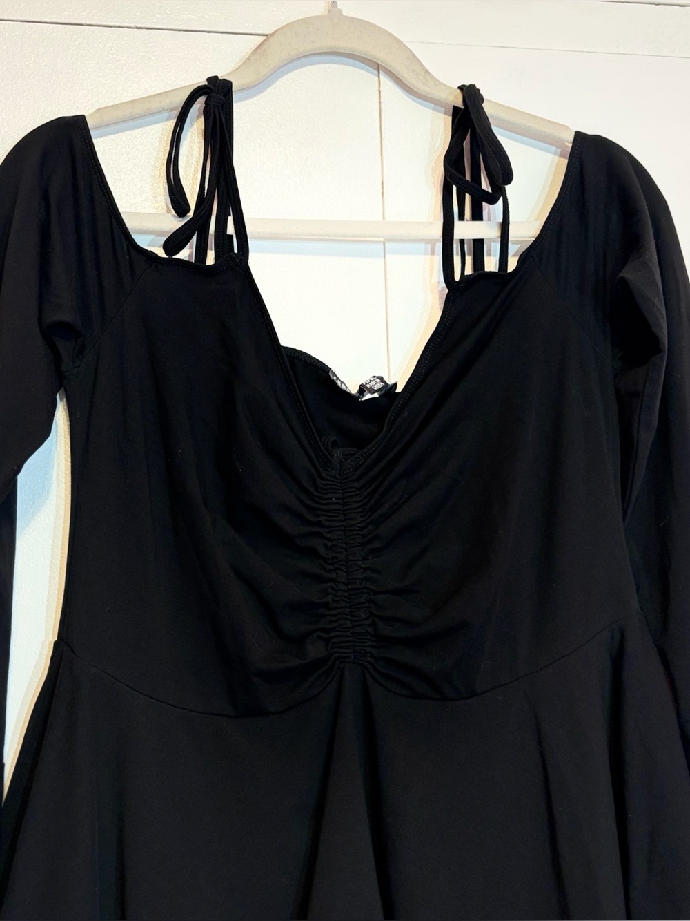 Black Women's Long Sleeve Gathered Front Top